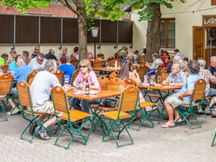 照片: Gr&amp;uuml;ner Baum Gasthof Bl&amp;ouml;del